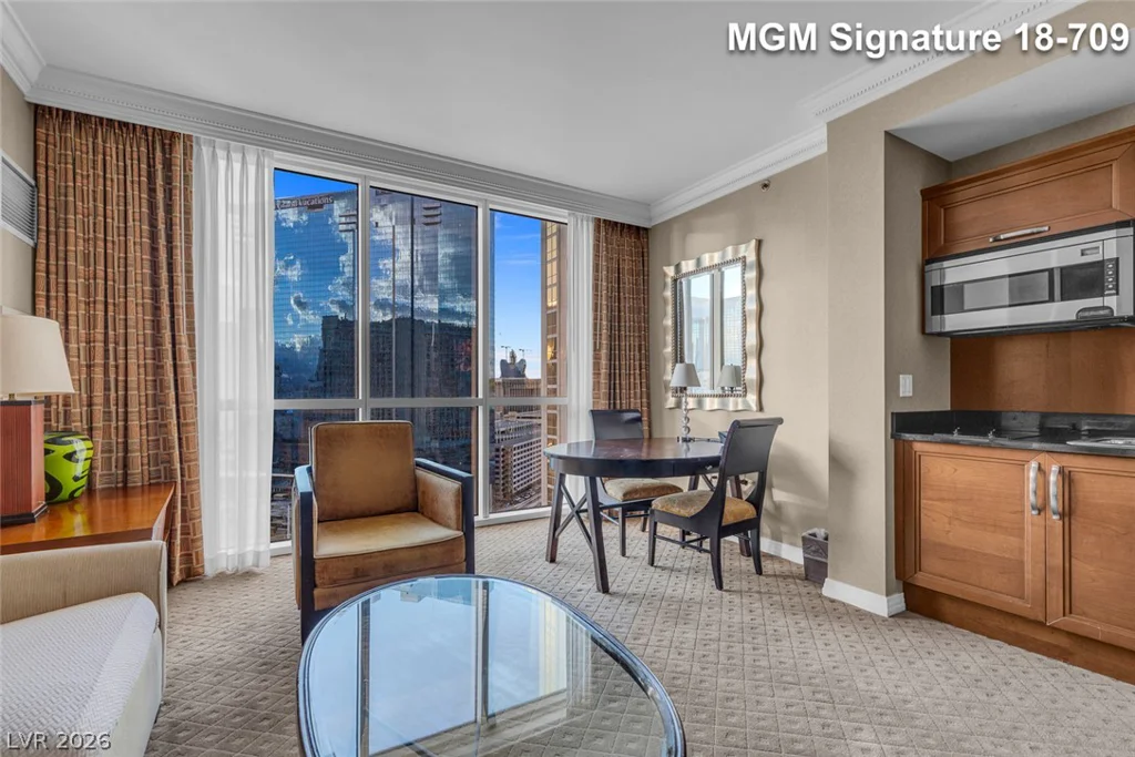 135 Harmon, Las Vegas, NV 89109