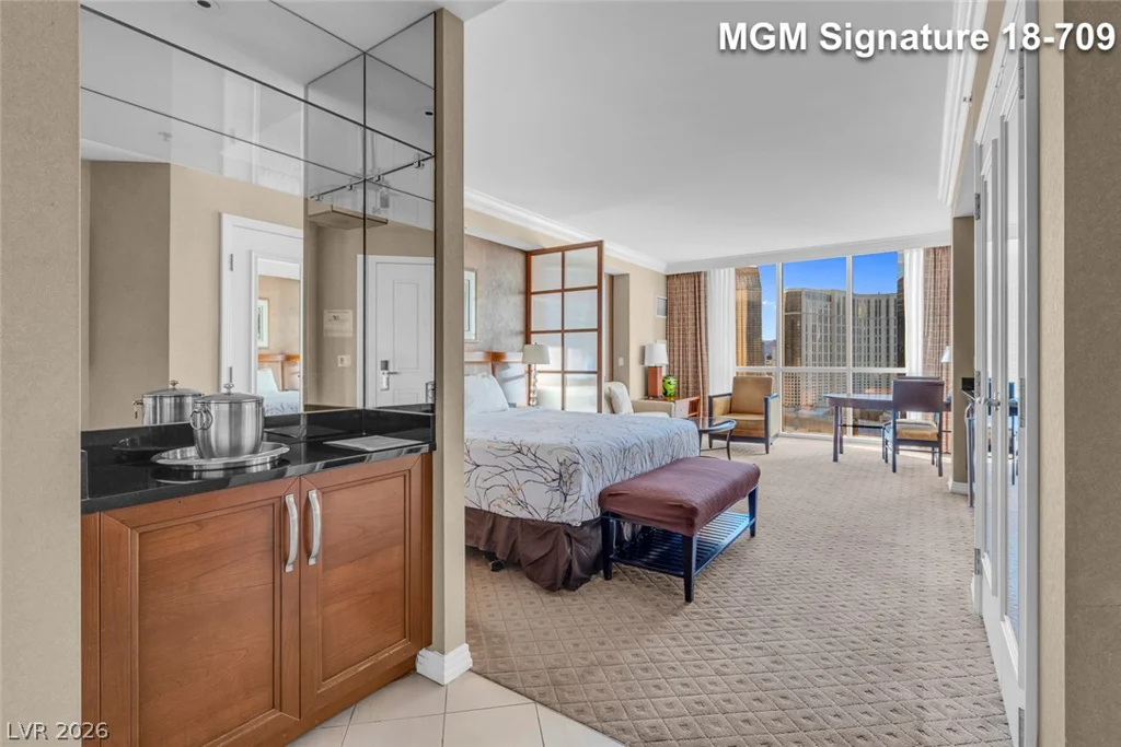 135 Harmon, Las Vegas, NV 89109