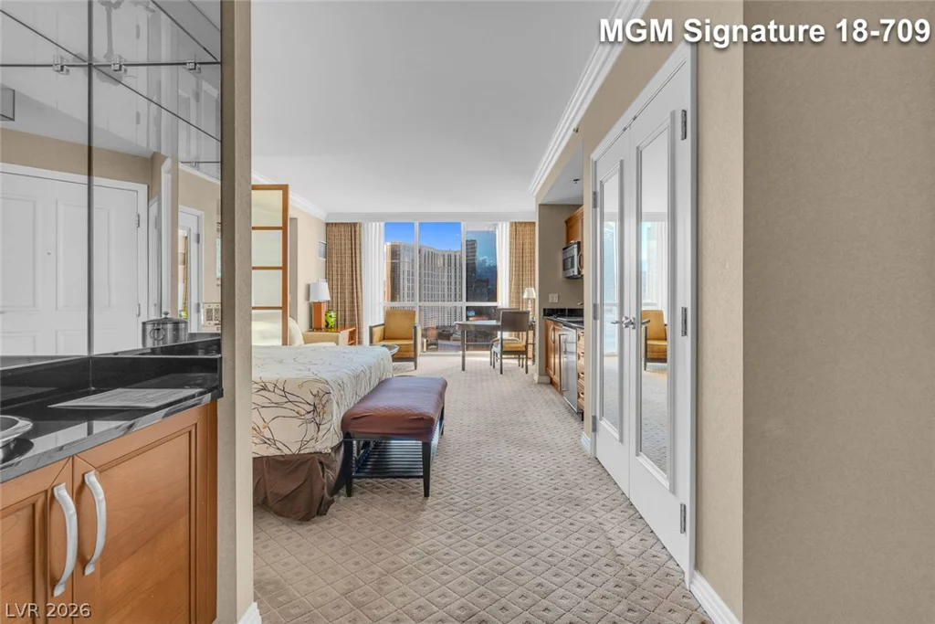 135 Harmon, Las Vegas, NV 89109