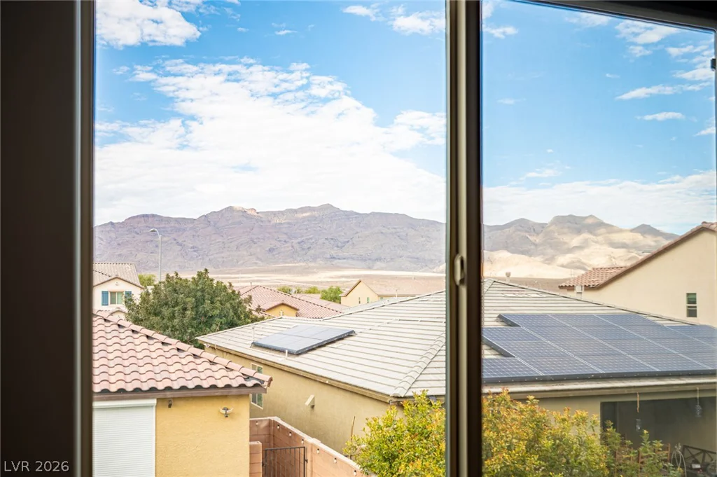 5560 Honey Creek Avenue, Las Vegas, NV 89131