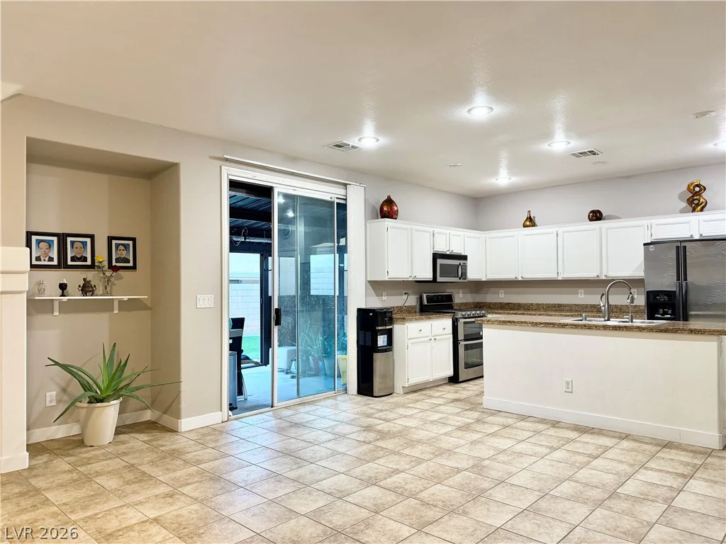 8345 Palace Heights, Las Vegas, NV 89117