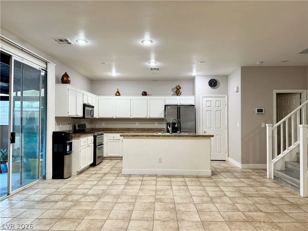 8345 Palace Heights, Las Vegas, NV 89117