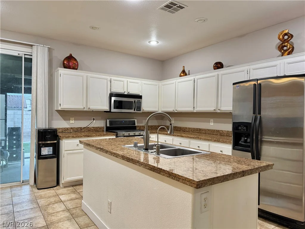 8345 Palace Heights, Las Vegas, NV 89117