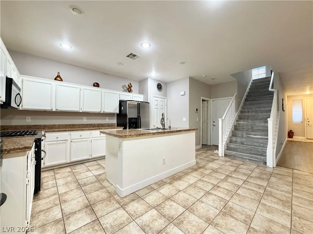 8345 Palace Heights, Las Vegas, NV 89117