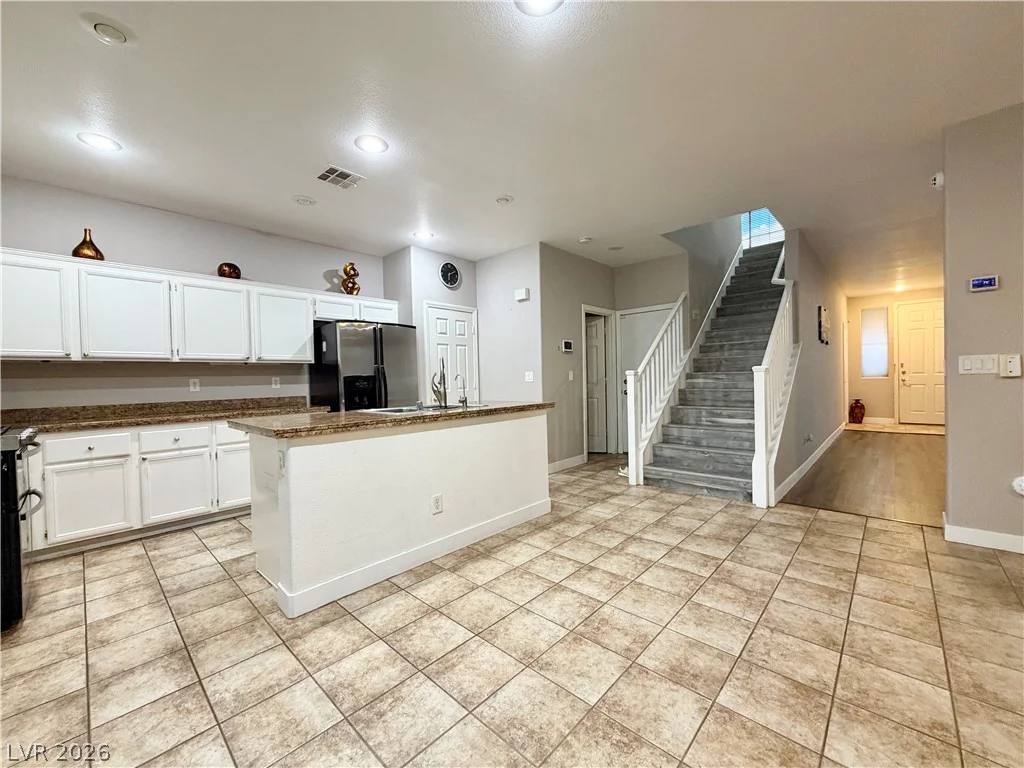 8345 Palace Heights, Las Vegas, NV 89117