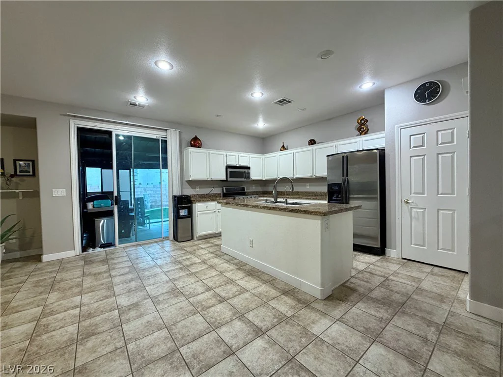 8345 Palace Heights, Las Vegas, NV 89117