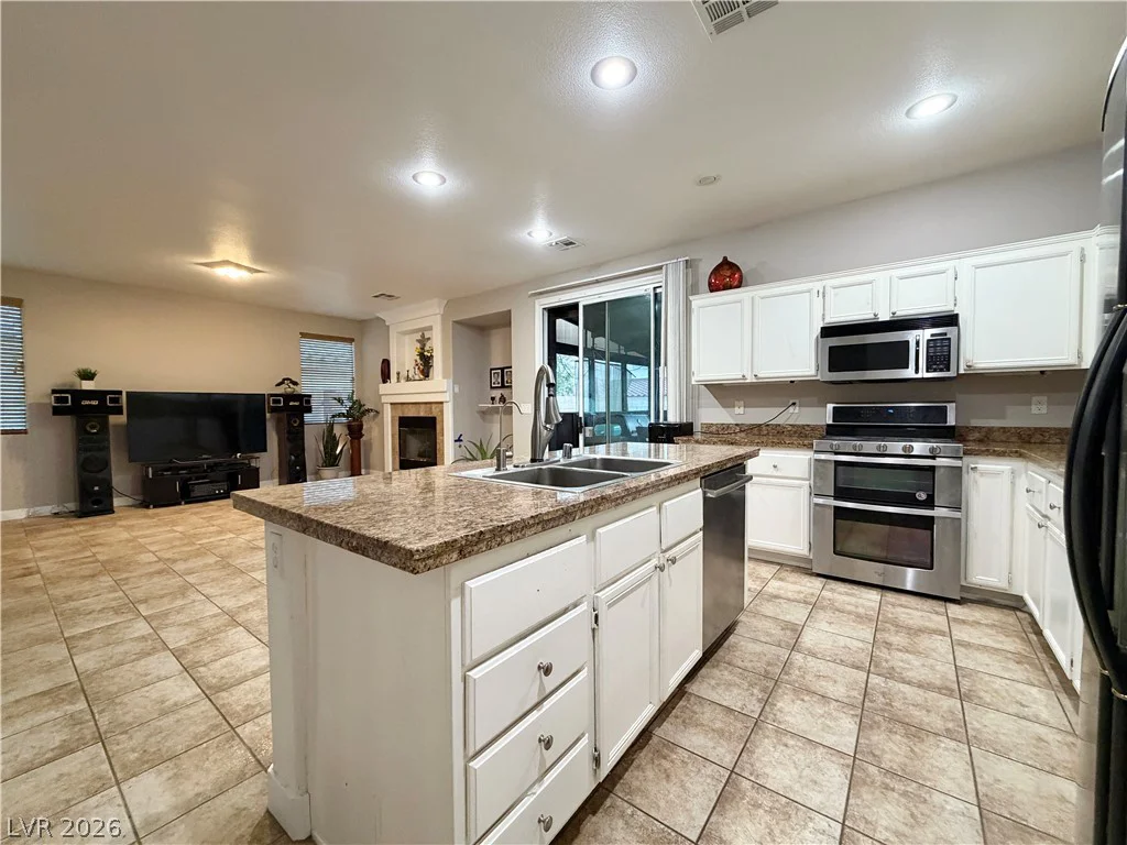8345 Palace Heights, Las Vegas, NV 89117