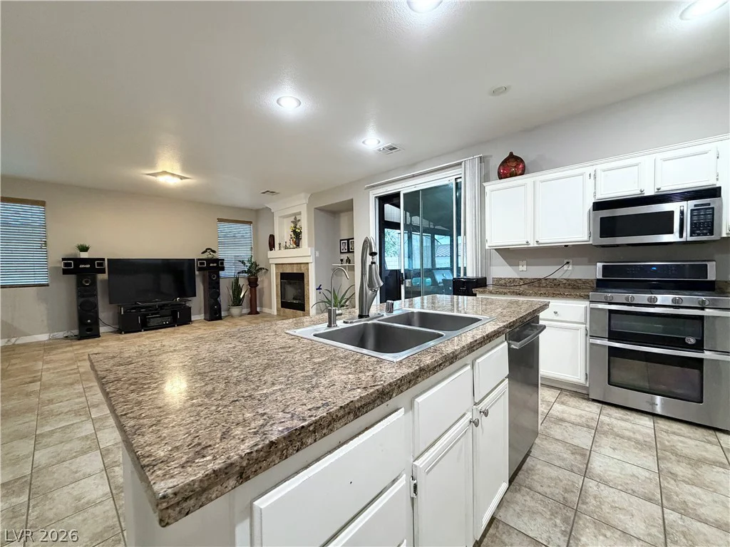 8345 Palace Heights, Las Vegas, NV 89117