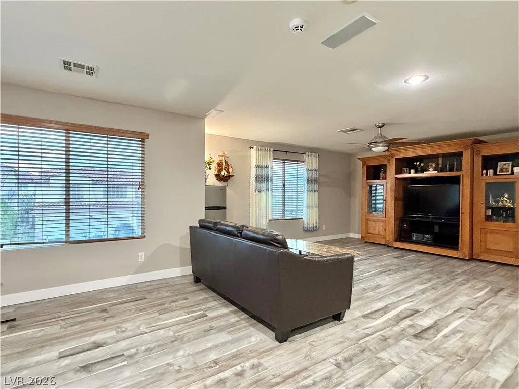 8345 Palace Heights, Las Vegas, NV 89117