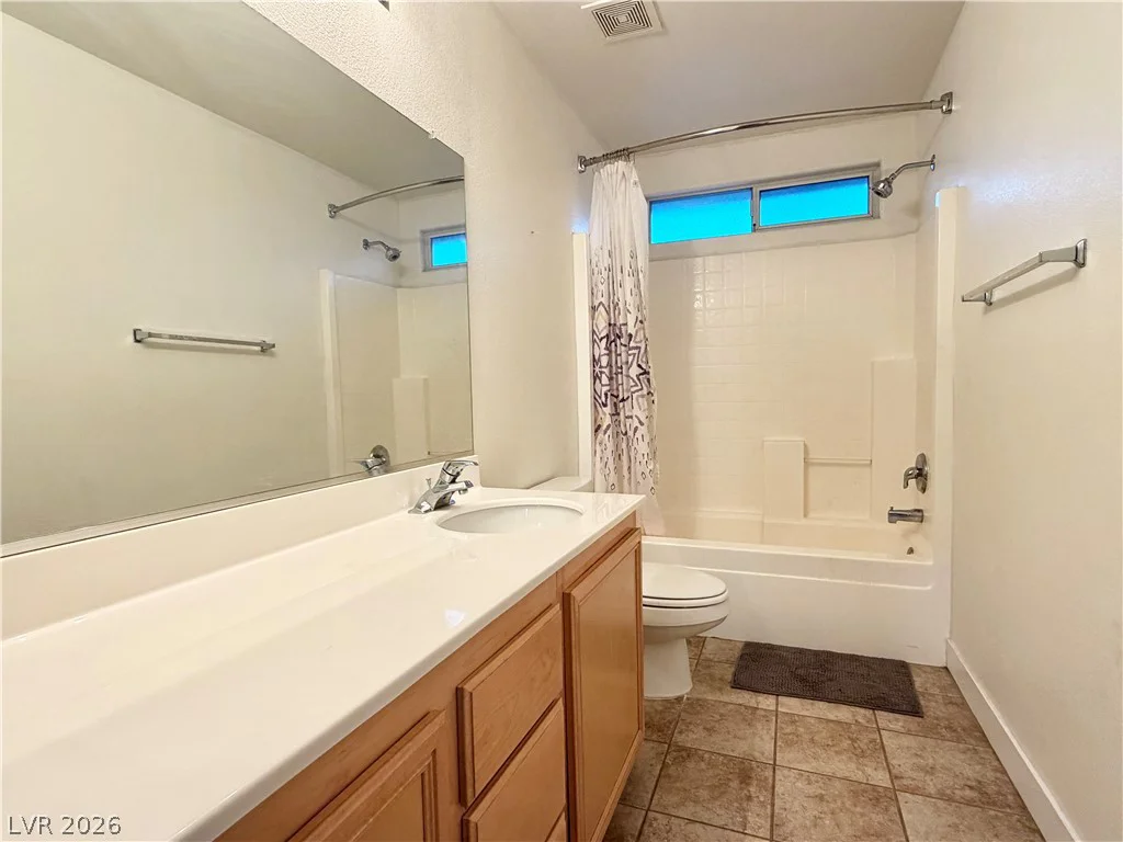 8345 Palace Heights, Las Vegas, NV 89117