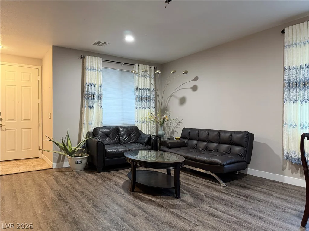8345 Palace Heights, Las Vegas, NV 89117