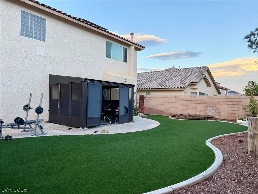 8345 Palace Heights, Las Vegas, NV 89117
