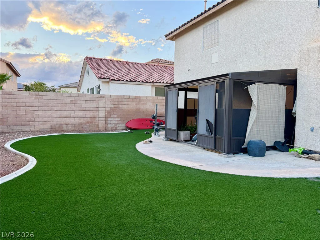 8345 Palace Heights, Las Vegas, NV 89117