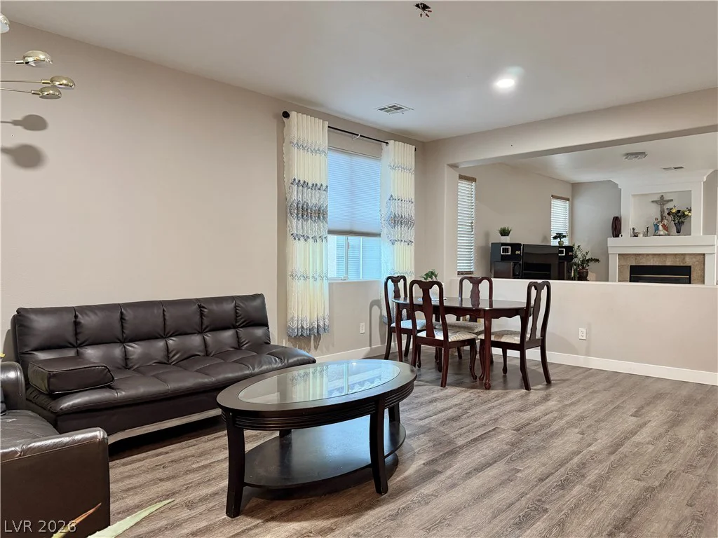 8345 Palace Heights, Las Vegas, NV 89117