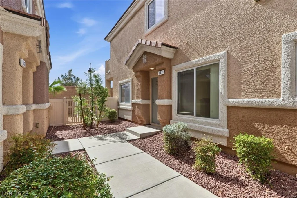 8835 Traveling Breeze, Las Vegas, NV 89178