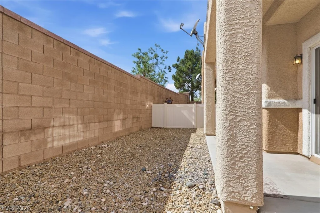 8835 Traveling Breeze, Las Vegas, NV 89178