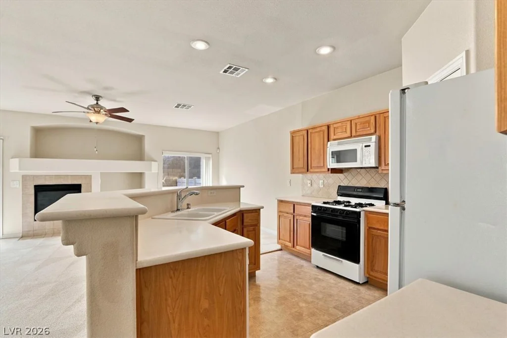 8835 Traveling Breeze, Las Vegas, NV 89178
