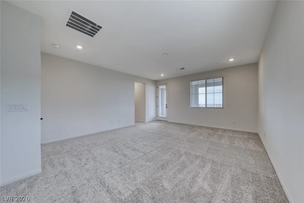 560 Preston Oak, Las Vegas, NV 89138