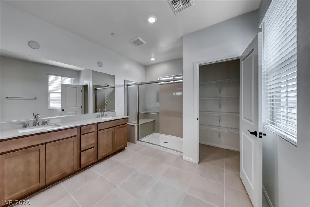 560 Preston Oak, Las Vegas, NV 89138