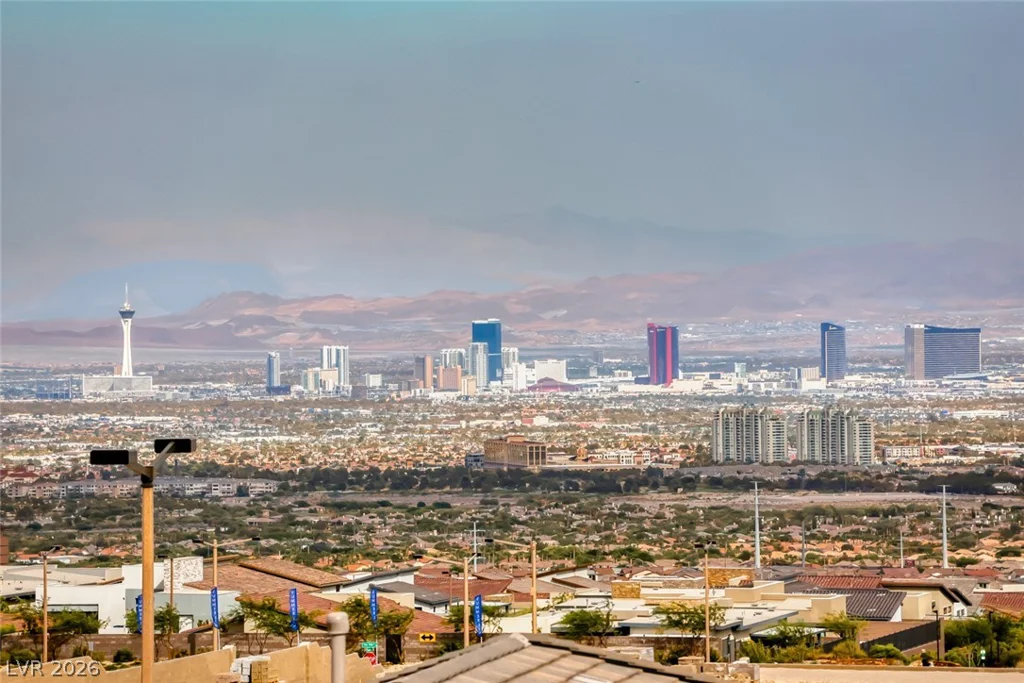 560 Preston Oak, Las Vegas, NV 89138