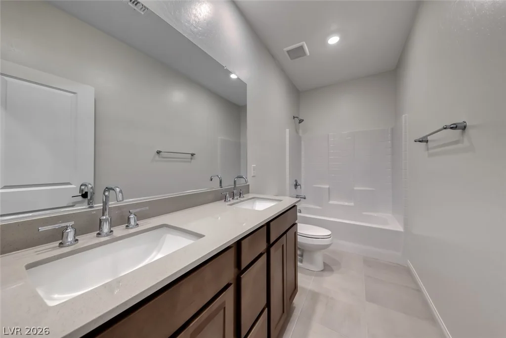 560 Preston Oak, Las Vegas, NV 89138
