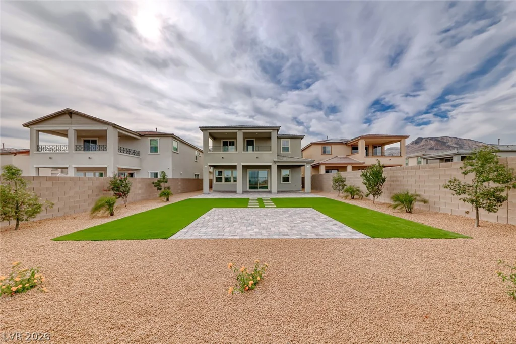560 Preston Oak, Las Vegas, NV 89138