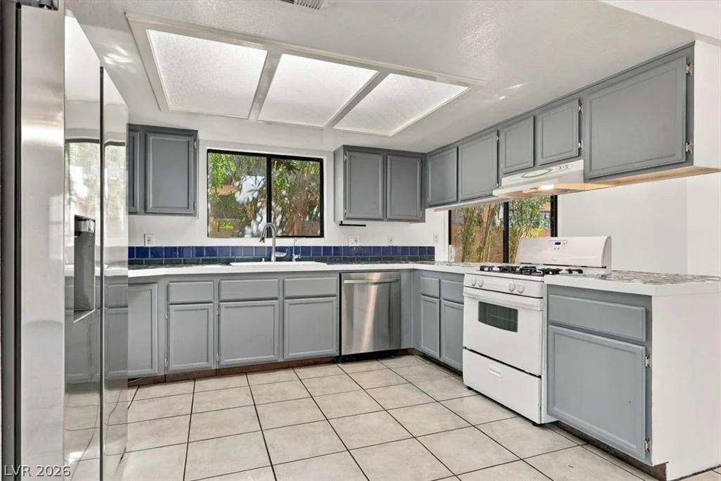 505 Sheffield, Henderson, NV 89014