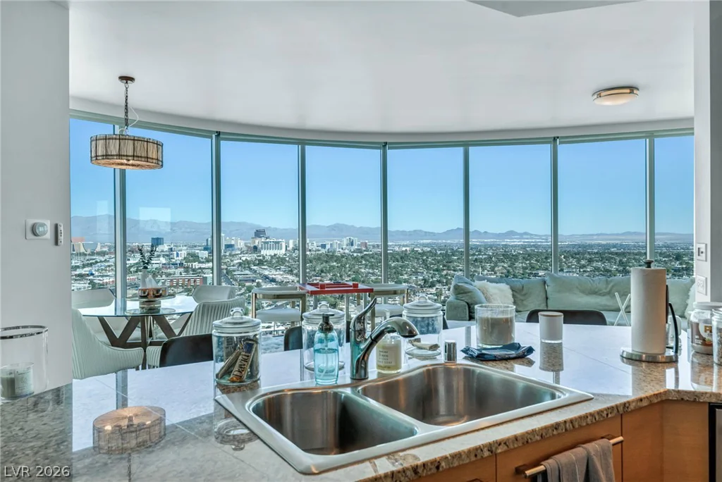 322 Karen, Las Vegas, NV 89109