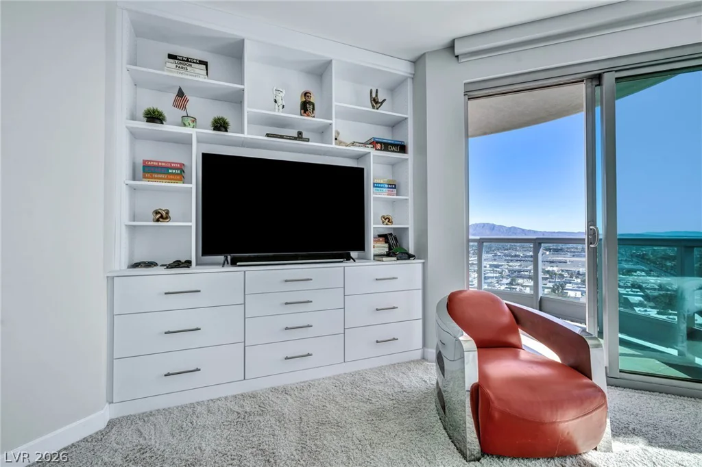 322 Karen, Las Vegas, NV 89109