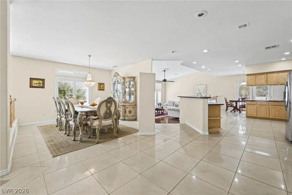 7611 Leybourne, Las Vegas, NV 89131