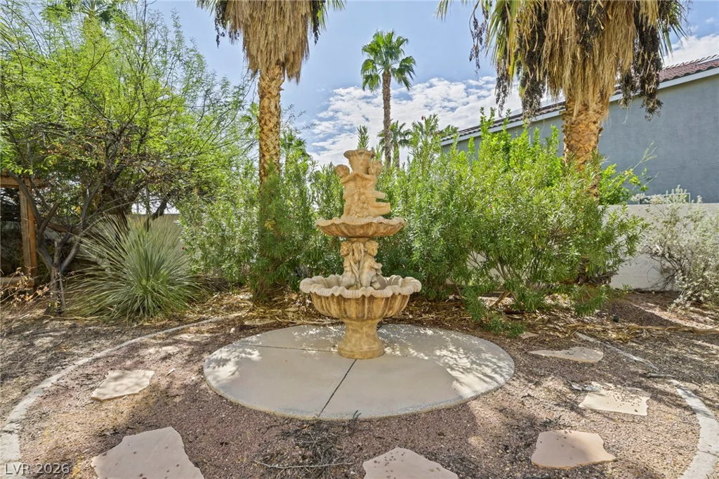 7611 Leybourne, Las Vegas, NV 89131