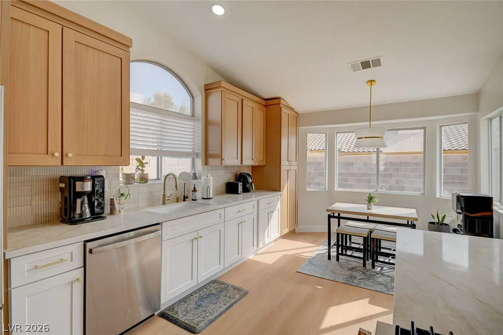 6113 Desert Haven, Las Vegas, NV 89130