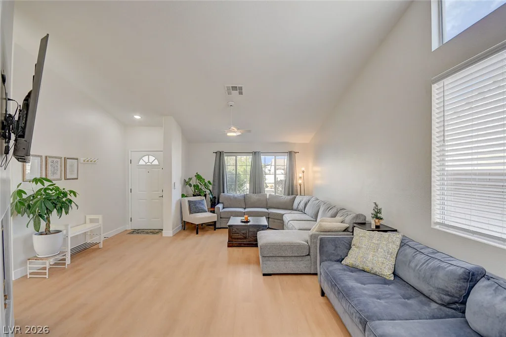 6113 Desert Haven, Las Vegas, NV 89130