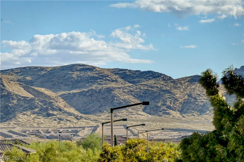 449 Paso De Montana, Las Vegas, NV 89138