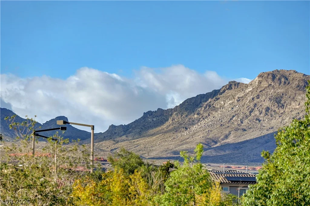 449 Paso De Montana, Las Vegas, NV 89138