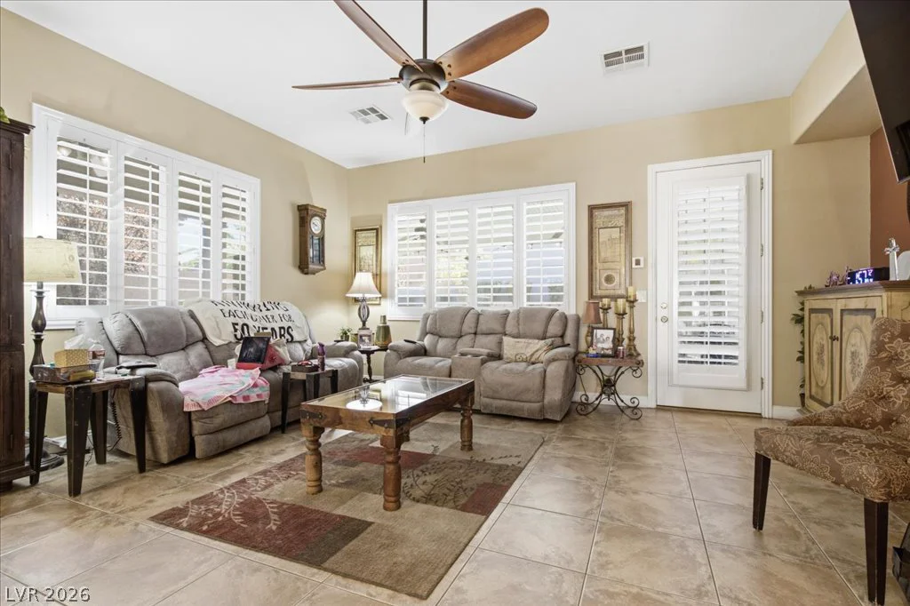 7233 Silver Valley, Las Vegas, NV 89149
