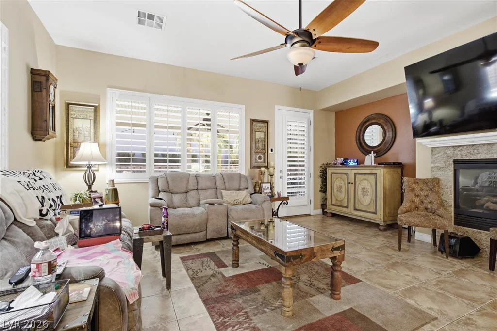 7233 Silver Valley, Las Vegas, NV 89149