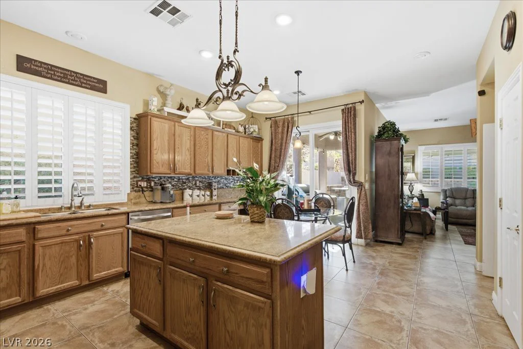 7233 Silver Valley, Las Vegas, NV 89149