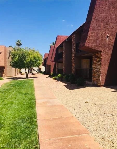 4941 River Glen, Las Vegas, NV 89103