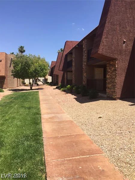 4941 River Glen, Las Vegas, NV 89103