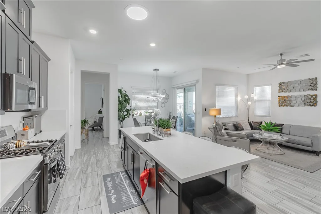 677 Sunlight Hill, Henderson, NV 89011