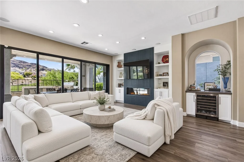 2587 Turtle Head Peak Dr, Las Vegas, NV 89135