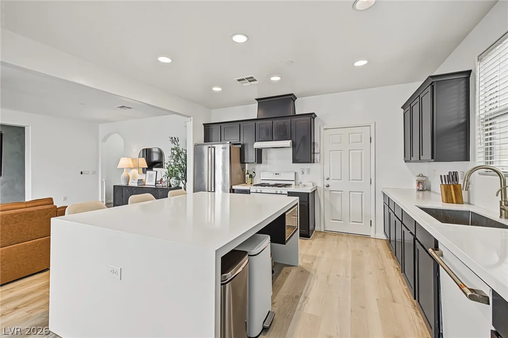 947 Via Del Campo, Henderson, NV 89011