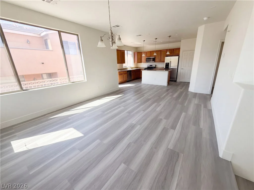 7219 Regent Pond, Las Vegas, NV 89166