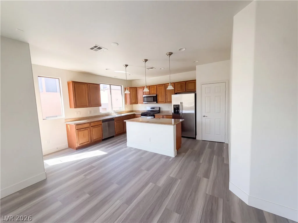 7219 Regent Pond, Las Vegas, NV 89166