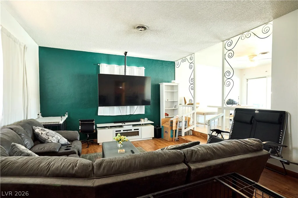 4504 Exposition, Las Vegas, NV 89102