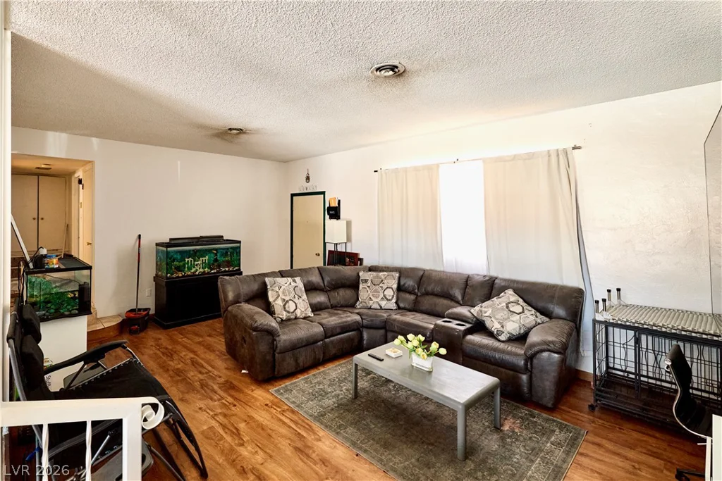 4504 Exposition, Las Vegas, NV 89102