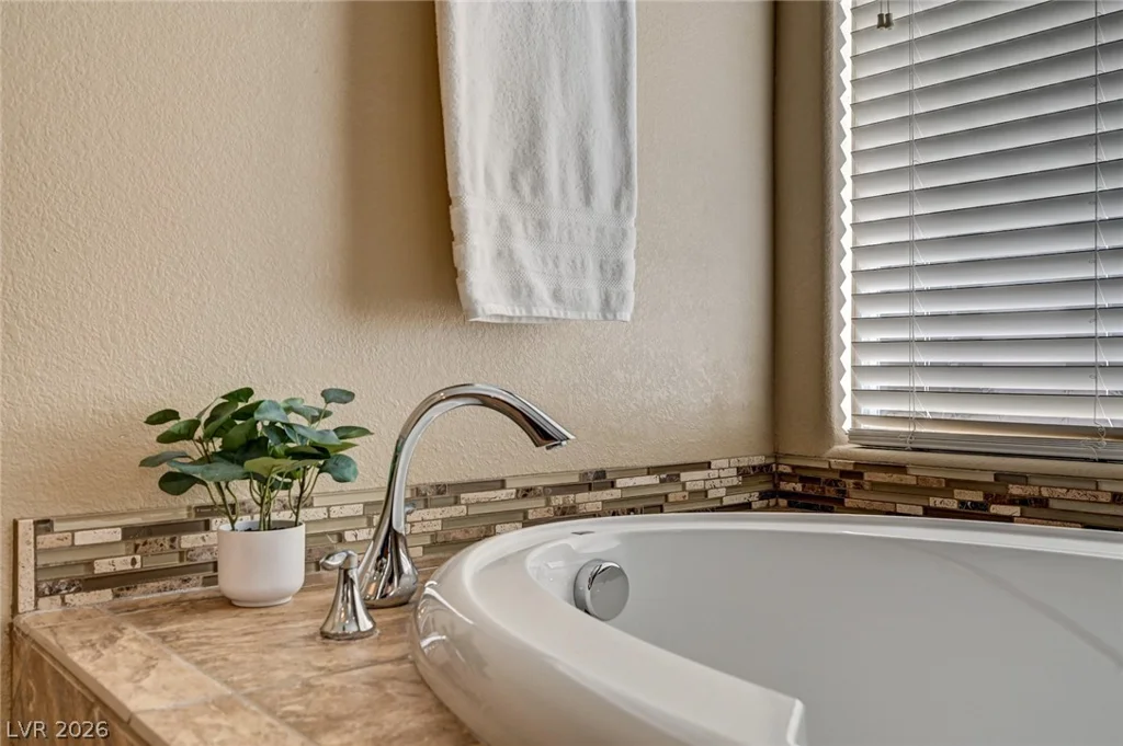 7020 Twin Forks Peak, Las Vegas, NV 89166