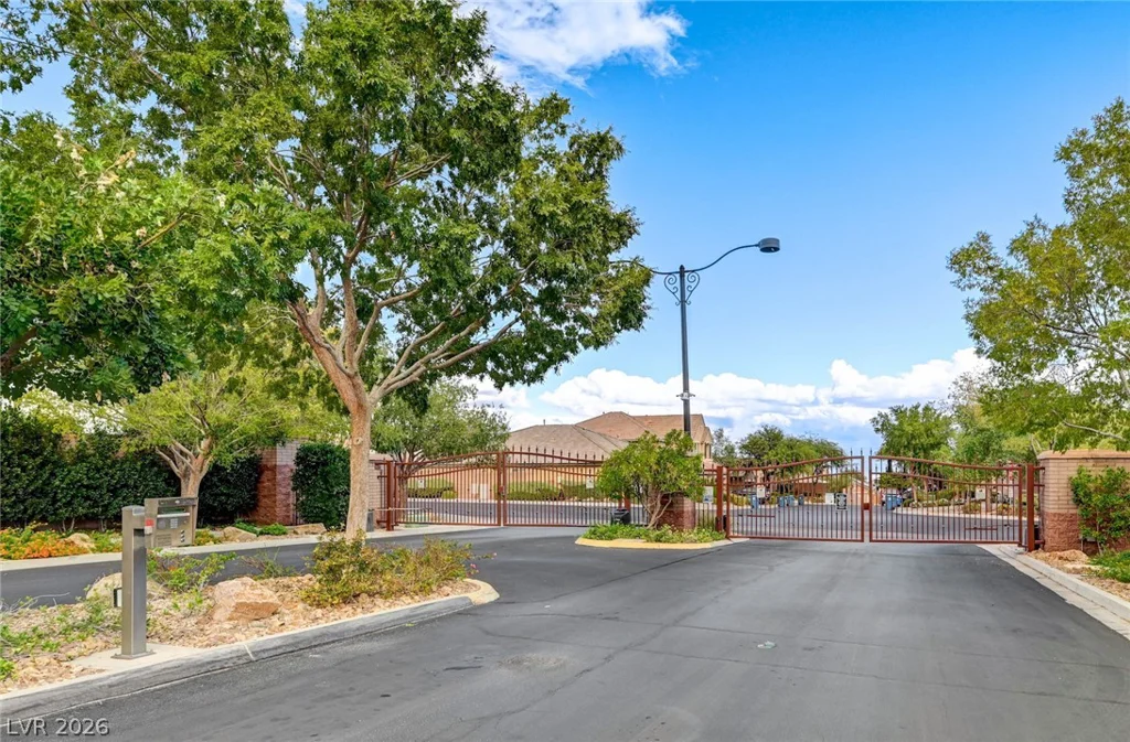 7020 Twin Forks Peak, Las Vegas, NV 89166
