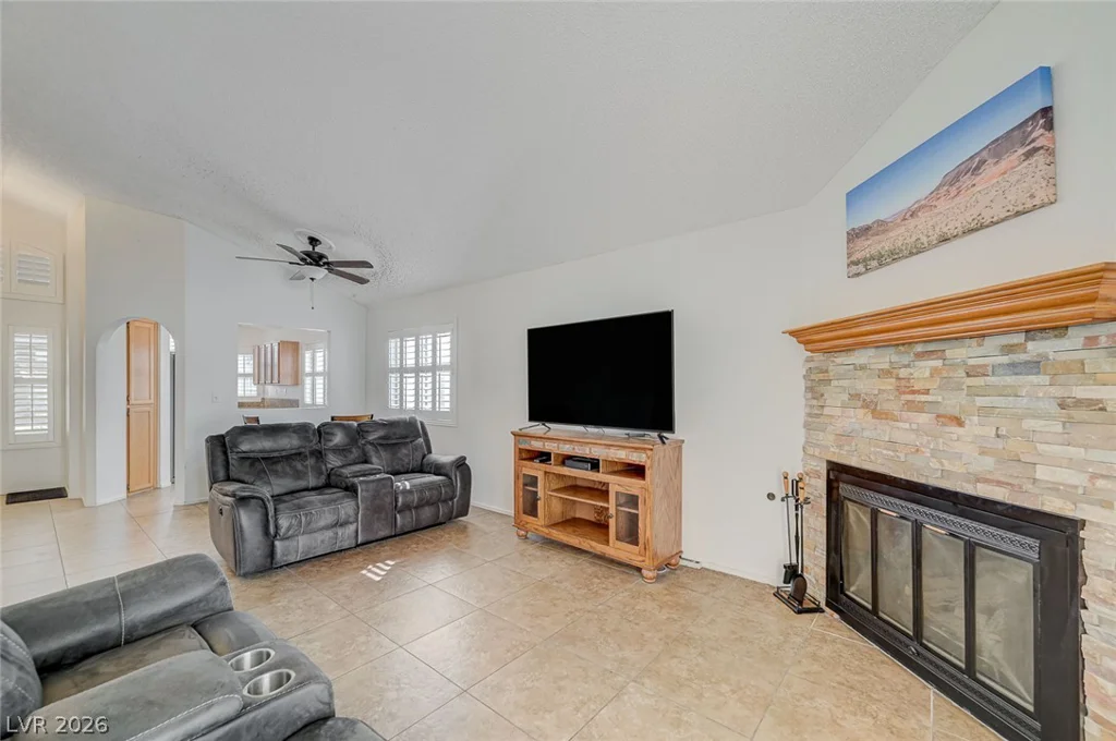 9932 Heffner Hills, Las Vegas, NV 89117